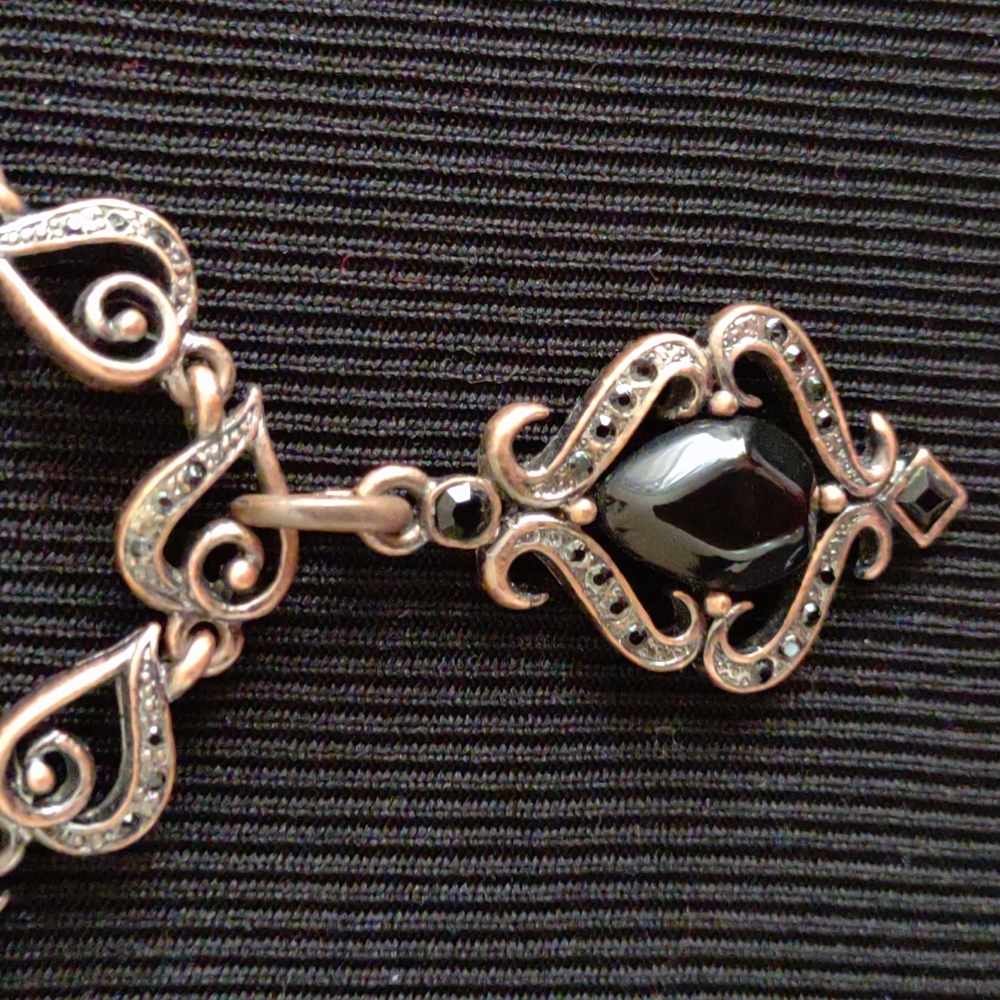 Beautiful Victorian Gothic Style Black Stone Copper Tone Necklace EUC - Picture 2 of 6